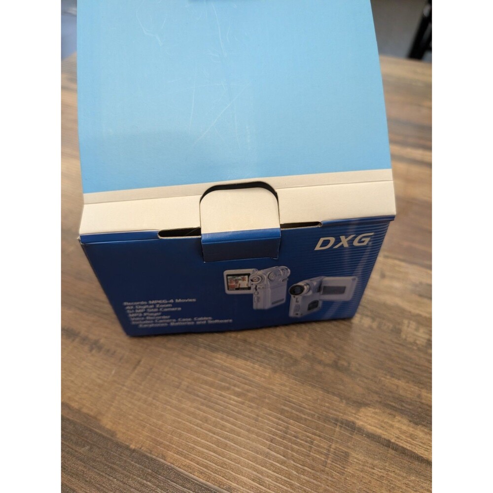 DXG-506V 5.1 MegaPixel Multi-Functional Camera w/ MPEG4 Silver Parts Or Repair